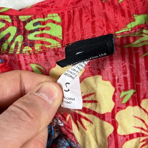 Official Star Wars Size Small Hawaii Tiki Shirt Grogu Baby Yoda All Over Print - Picture 8 of 12